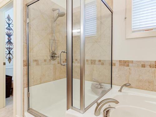 215-4350 Ponderosa Drive, Peachland, BC - Indoor Photo Showing Bathroom
