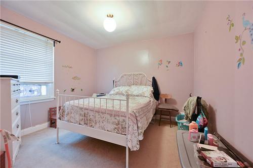 160 East 16Th Street, Hamilton, ON - Indoor Photo Showing Bedroom