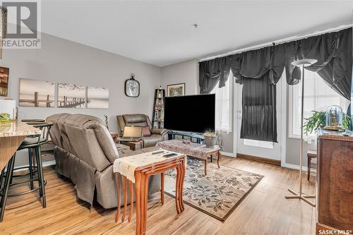 317 1715 Badham Boulevard, Regina, SK - Indoor Photo Showing Living Room