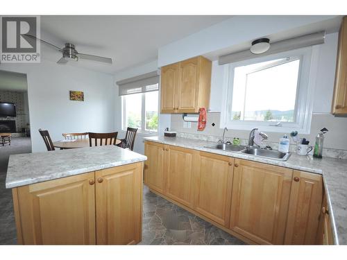 950 Western Avenue, Williams Lake, BC - Indoor Photo Showing Kitchen With Double Sink