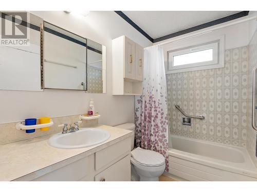 407 Engelmann Spruce Drive, Sparwood, BC - Indoor Photo Showing Bathroom