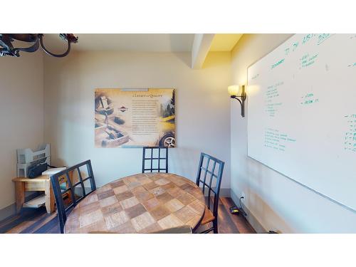 4930 Highway 93, Radium Hot Springs, BC - Indoor Photo Showing Dining Room