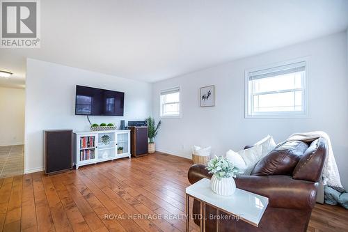 110 Palmer Road, Belleville, ON - Indoor Photo Showing Living Room