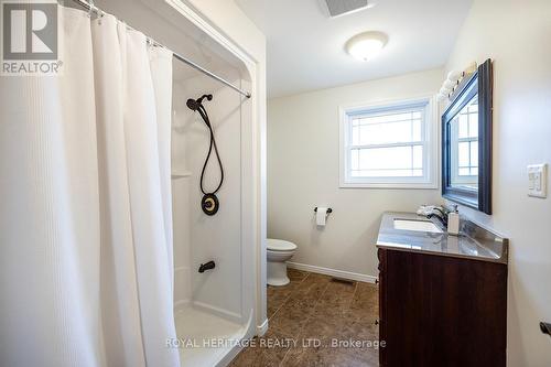 110 Palmer Road, Belleville, ON - Indoor Photo Showing Bathroom