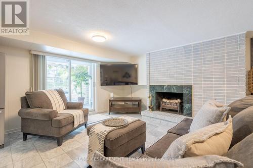 1129 Scenic Drive, Hamilton, ON - Indoor Photo Showing Living Room With Fireplace