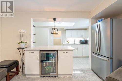 1129 Scenic Drive, Hamilton, ON - Indoor Photo Showing Kitchen