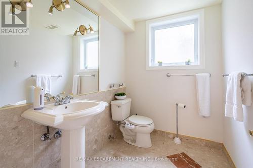 1129 Scenic Drive, Hamilton, ON - Indoor Photo Showing Bathroom