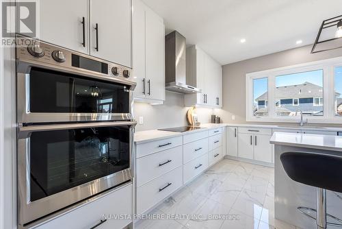 40 Hazelwood Pass, Thames Centre (Dorchester), ON - Indoor Photo Showing Kitchen With Upgraded Kitchen