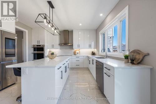 40 Hazelwood Pass, Thames Centre (Dorchester), ON - Indoor Photo Showing Kitchen With Upgraded Kitchen