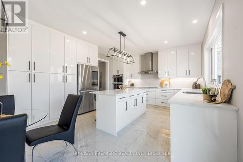 40 Hazelwood Pass, Thames Centre (Dorchester), ON - Indoor Photo Showing Kitchen With Upgraded Kitchen