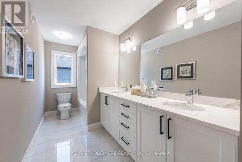 40 Hazelwood Pass, Thames Centre (Dorchester), ON - Indoor Photo Showing Bathroom