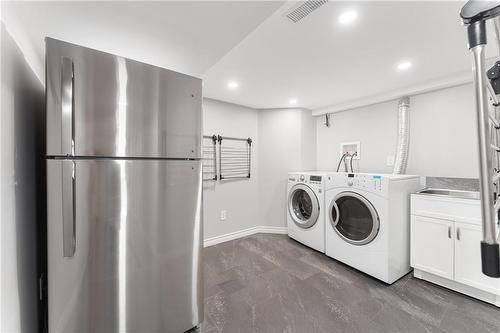 501 Upper James Street, Hamilton, ON - Indoor Photo Showing Laundry Room