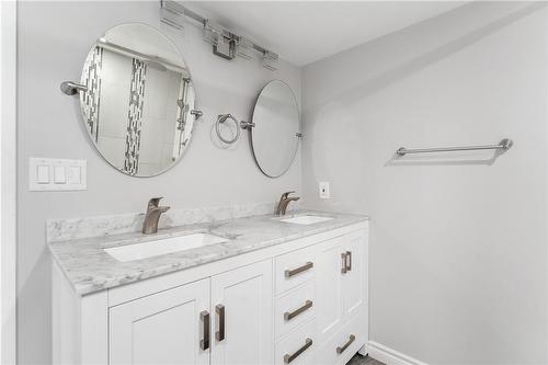 501 Upper James Street, Hamilton, ON - Indoor Photo Showing Bathroom