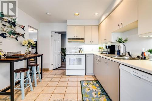 1127 Campbell Lane, Kingsville, ON - Indoor Photo Showing Kitchen With Double Sink