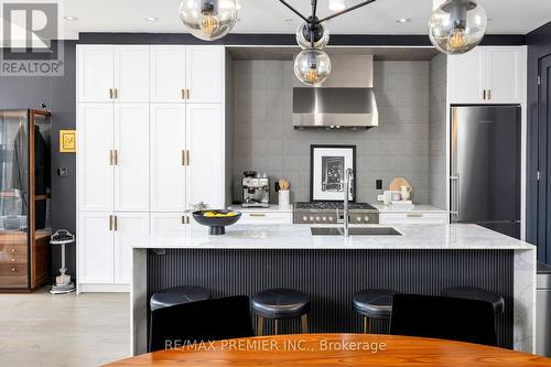 15 - 40 Westmoreland Avenue, Toronto (Dovercourt-Wallace Emerson-Junction), ON - Indoor Photo Showing Kitchen With Upgraded Kitchen