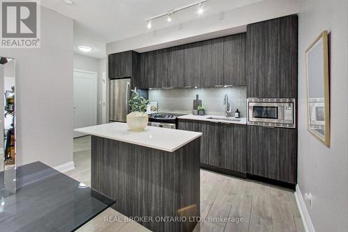 501 - 110 Marine Parade Drive, Toronto, ON - Indoor Photo Showing Kitchen With Upgraded Kitchen