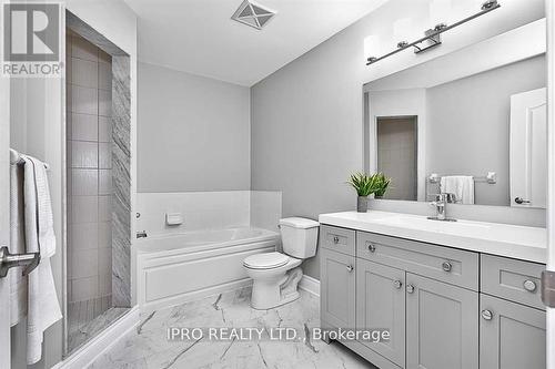 42-01 - 2420 Baronwood Drive W, Oakville, ON - Indoor Photo Showing Bathroom