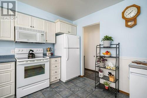 25 Dollar Crescent, Greater Napanee, ON - Indoor Photo Showing Kitchen