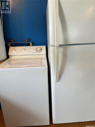 621 - 627 Pine Avenue, Carragana, SK - Indoor Photo Showing Laundry Room