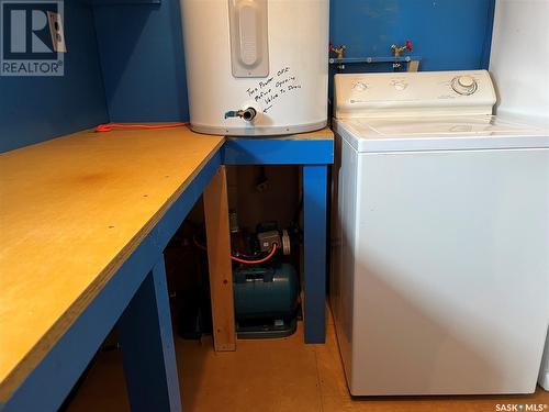 621 - 627 Pine Avenue, Carragana, SK - Indoor Photo Showing Laundry Room