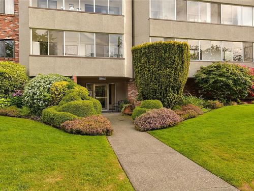 204-1041 Rockland Ave, Victoria, BC - Outdoor