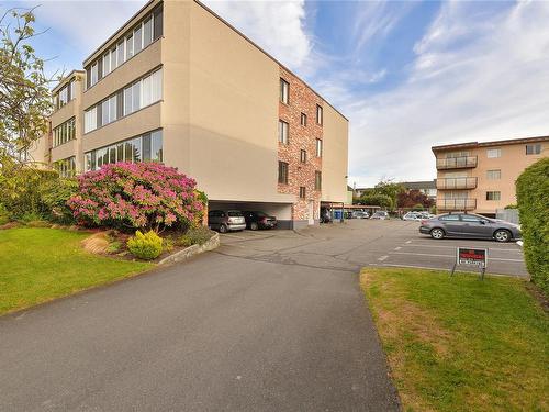 204-1041 Rockland Ave, Victoria, BC - Outdoor With Balcony