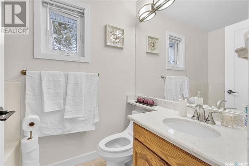 206 Braemar Bay, Saskatoon, SK - Indoor Photo Showing Bathroom