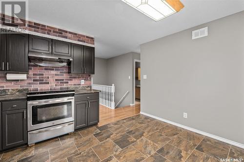 105 25Th Street E, Prince Albert, SK - Indoor Photo Showing Kitchen
