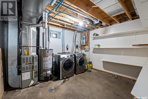 105 25Th Street E, Prince Albert, SK - Indoor Photo Showing Laundry Room