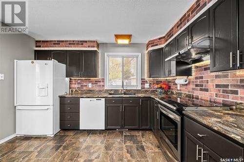 105 25Th Street E, Prince Albert, SK - Indoor Photo Showing Kitchen