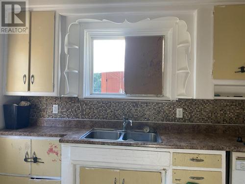 364 Albert W, Sault Ste. Marie, ON - Indoor Photo Showing Kitchen With Double Sink