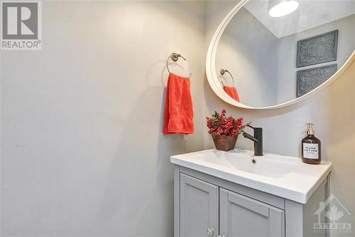 3426 Uplands Drive, Ottawa, ON - Indoor Photo Showing Bathroom