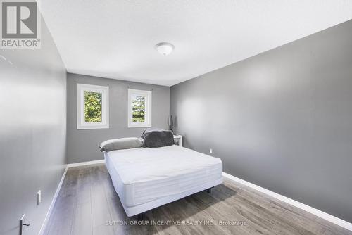 267 Johnson Street, Barrie (Georgian Drive), ON - Indoor Photo Showing Bedroom