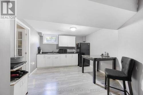 267 Johnson Street, Barrie (Georgian Drive), ON - Indoor Photo Showing Kitchen