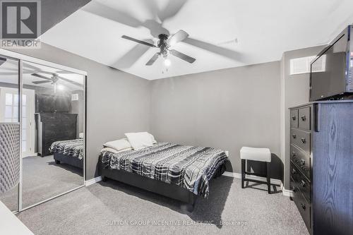 267 Johnson Street, Barrie (Georgian Drive), ON - Indoor Photo Showing Bedroom