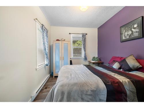 709 Cook Street, Creston, BC - Indoor Photo Showing Bedroom