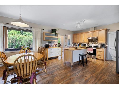 709 Cook Street, Creston, BC - Indoor Photo Showing Dining Room