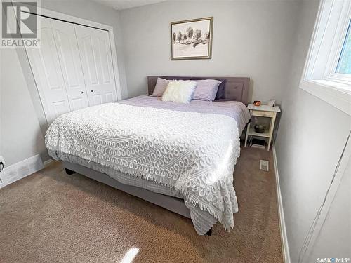 570 6Th Avenue Nw, Swift Current, SK - Indoor Photo Showing Bedroom