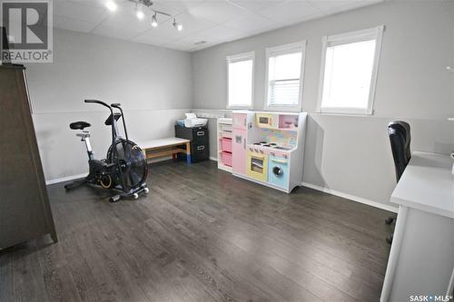 570 6Th Avenue Nw, Swift Current, SK - Indoor