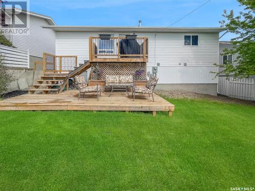 570 6Th Avenue Nw, Swift Current, SK - Outdoor With Deck Patio Veranda With Exterior