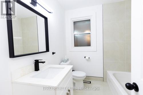 1320 Lewisham Drive, Mississauga, ON - Indoor Photo Showing Bathroom