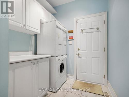 34 Briar Gate Way, New Tecumseth, ON - Indoor Photo Showing Laundry Room