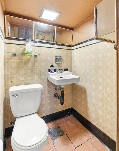 579 Matheson Avenue, Winnipeg, MB - Indoor Photo Showing Bathroom
