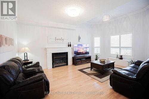 2181 Whitecliffe Way, Oakville (West Oak Trails), ON - Indoor Photo Showing Living Room With Fireplace