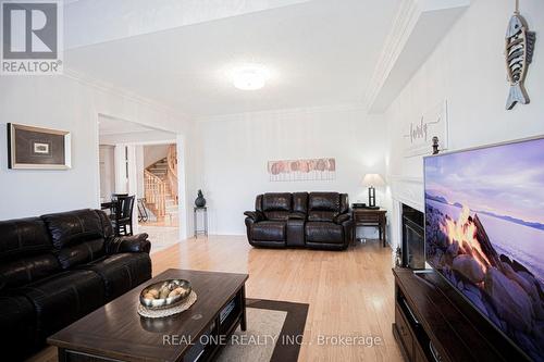 2181 Whitecliffe Way, Oakville (West Oak Trails), ON - Indoor Photo Showing Living Room