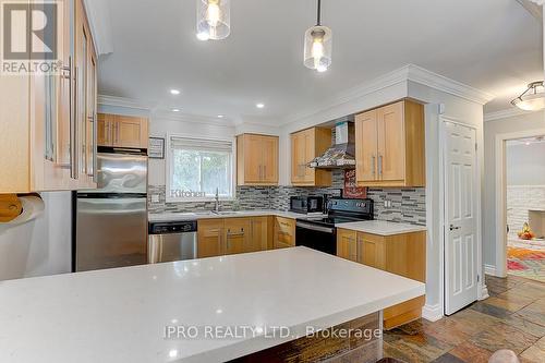 2719 Spruce Needle Court, Mississauga, ON - Indoor Photo Showing Kitchen With Double Sink