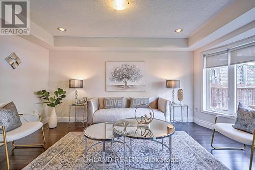 3193 Bunkerhill Place, Burlington, ON - Indoor Photo Showing Living Room