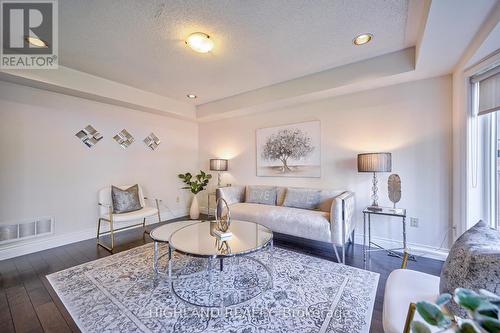 3193 Bunkerhill Place, Burlington, ON - Indoor Photo Showing Living Room