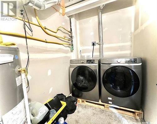 211 Bentley Court, Saskatoon, SK - Indoor Photo Showing Laundry Room