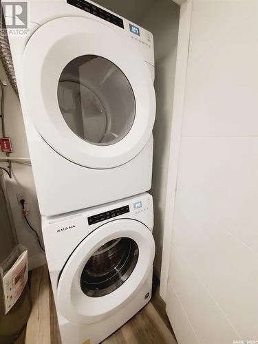 211 Bentley Court, Saskatoon, SK - Indoor Photo Showing Laundry Room